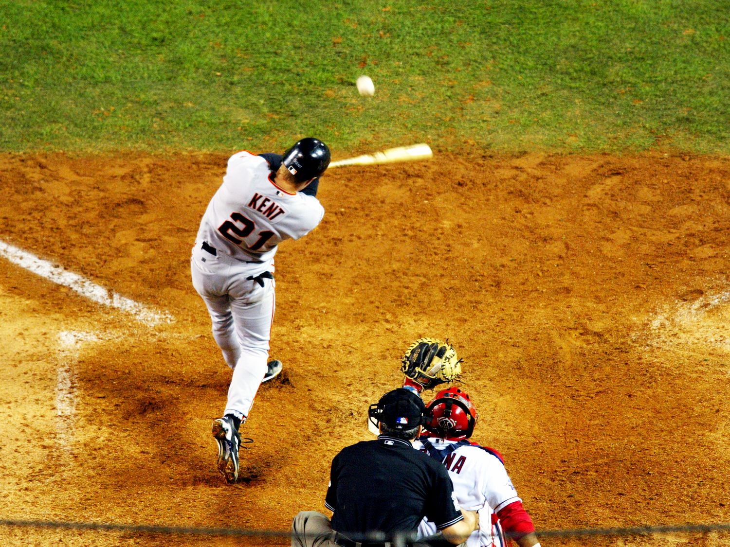 jeff-kent-mccann-on-cespedes.jpg